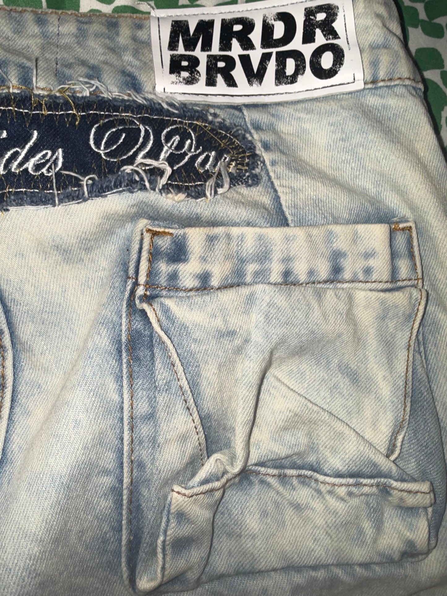 Who decides war Jeans
